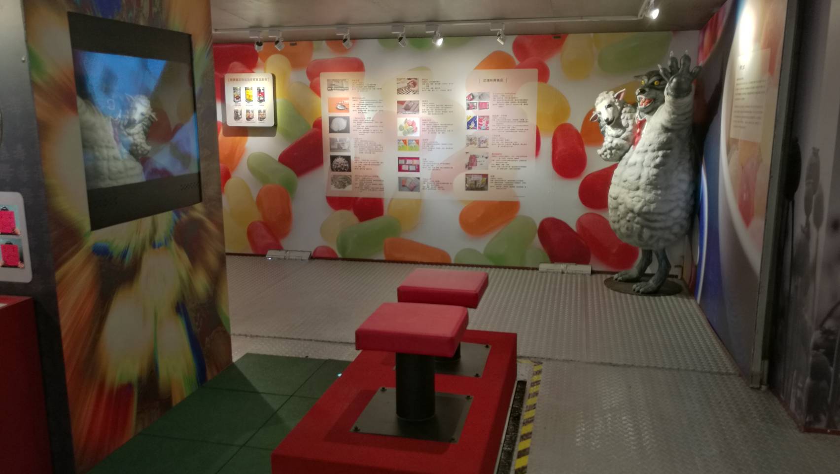 「藥不藥．一念間」反毒行動博物館特展於捷運西門站1號出口廣場展出至6月15日止(免費參展)